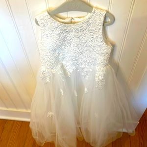 White lace and tulle girls formal dress 4T